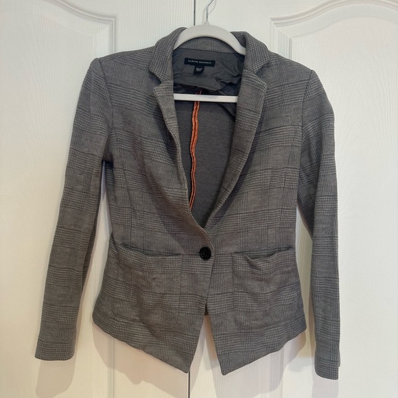 Banana Republic Grey Plaid Knit Blazer – XS - Picture 2 of 5